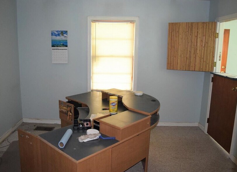 More Photos Of 4992 Holly Springs Pky, Woodstock Medical For Sale