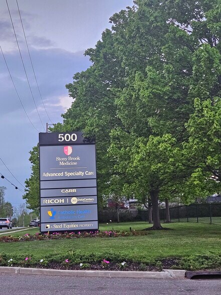 More Photos Of 164 Commack Rd, Commack Medical For Sale