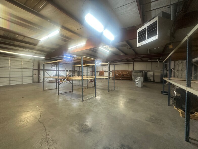 More Photos Of 1700 Baker Rd, Sherman Light Distribution For Lease