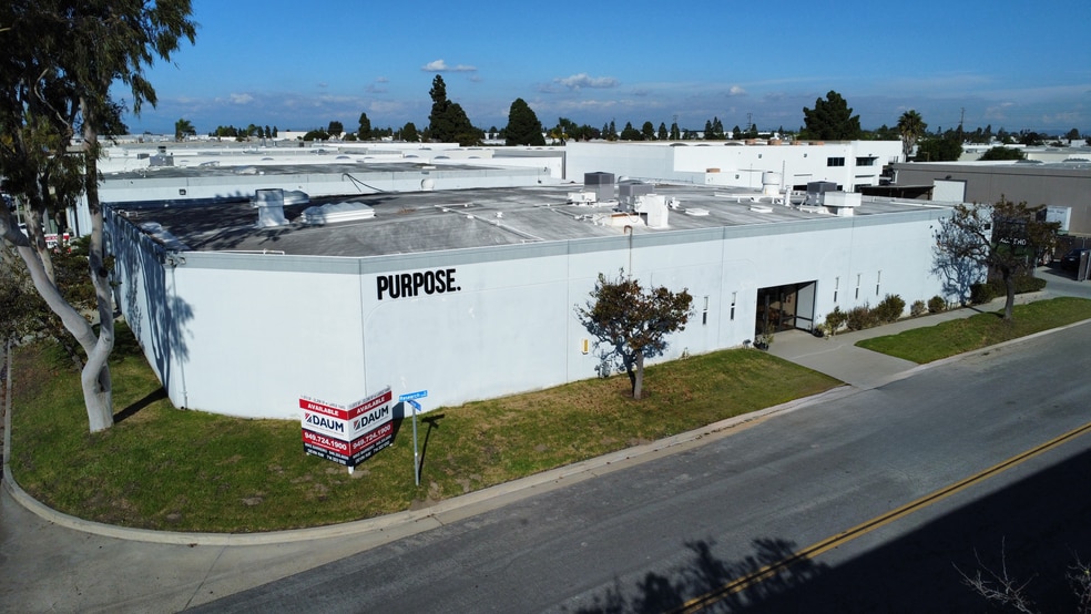 More Photos Of 5281 Research Dr, Huntington Beach Manufacturing For Lease