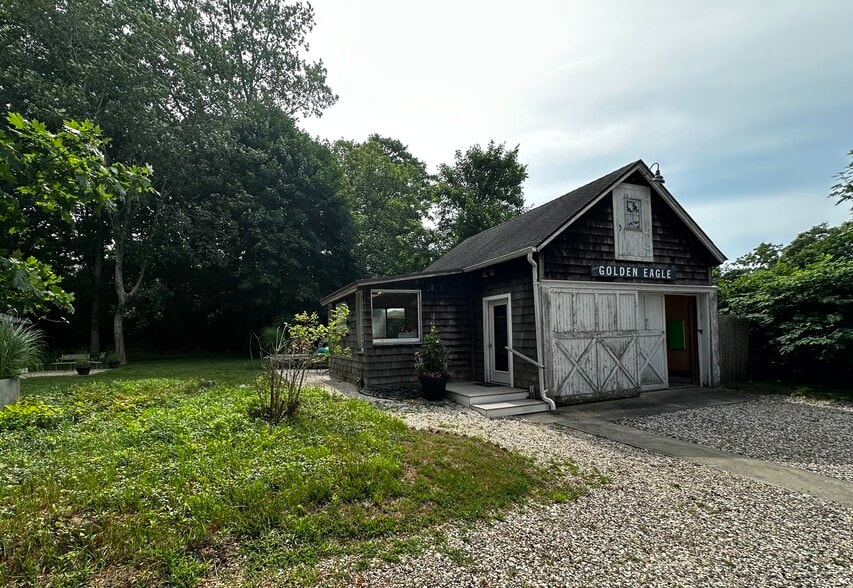 More Photos Of 144 N Main St, East Hampton Office For Lease