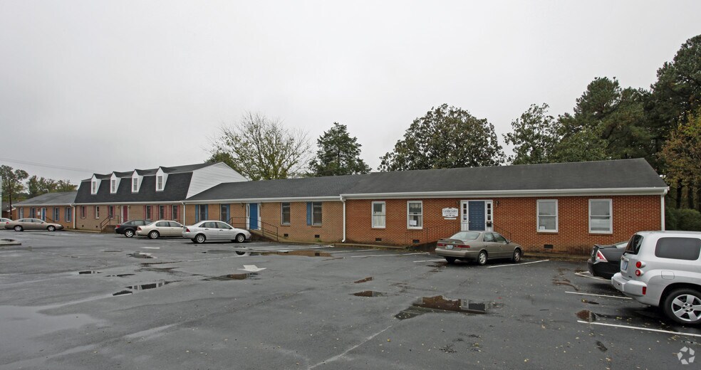 More Photos Of 420 S Main St, Emporia Office For Lease