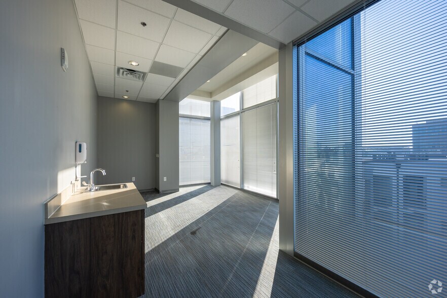 Photo of 5th Floor Ste 520 - 1150