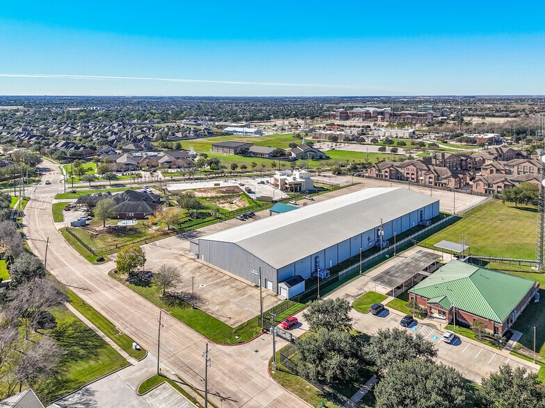 More Photos Of 8835 Wheat Cross Dr, Houston Freestanding For Sale