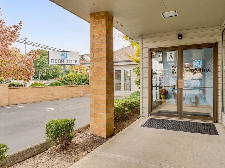 More Photos Of 1215 NE Baker St, Mcminnville Office For Sale