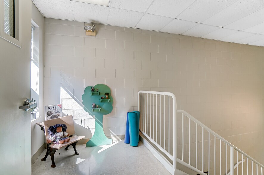 More Photos Of 800 Livermore St, Yellow Springs Research And Development For Sale