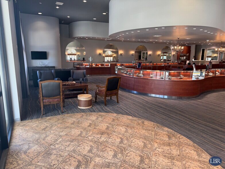 More Photos Of 2405 W New Haven Ave, Melbourne Freestanding For Lease