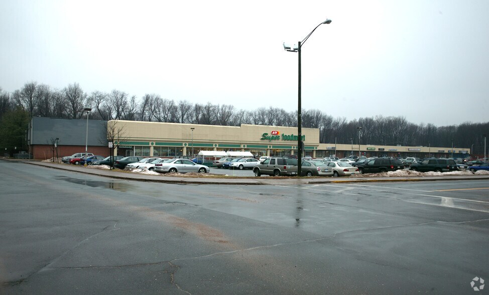 More Photos Of 77-175 Lowrey Pl, Newington Freestanding For Lease