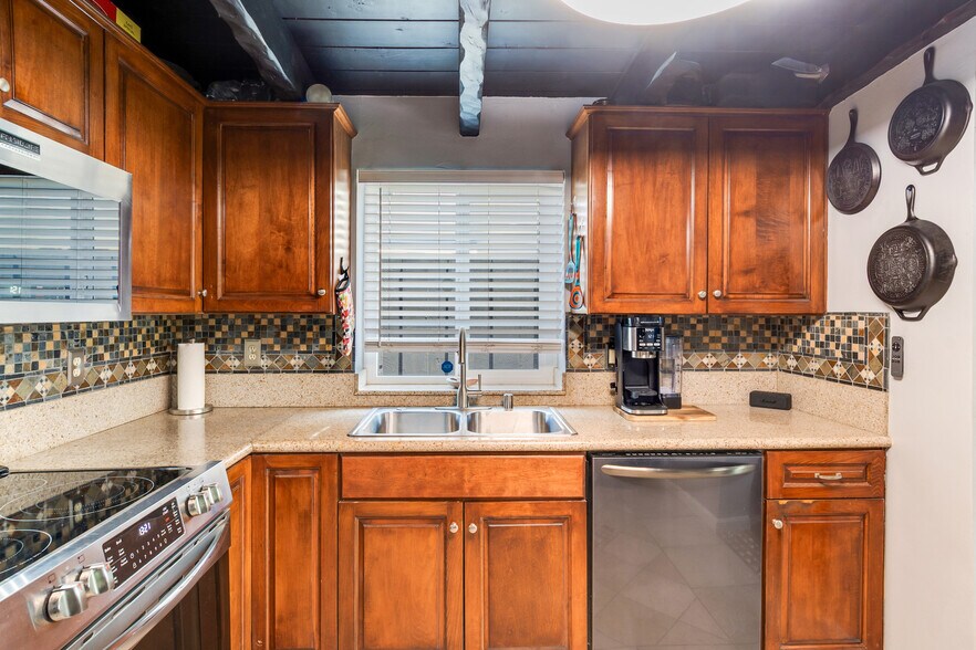 More Photos Of 916 Imperial Beach Blvd, Imperial Beach Apartments For Sale