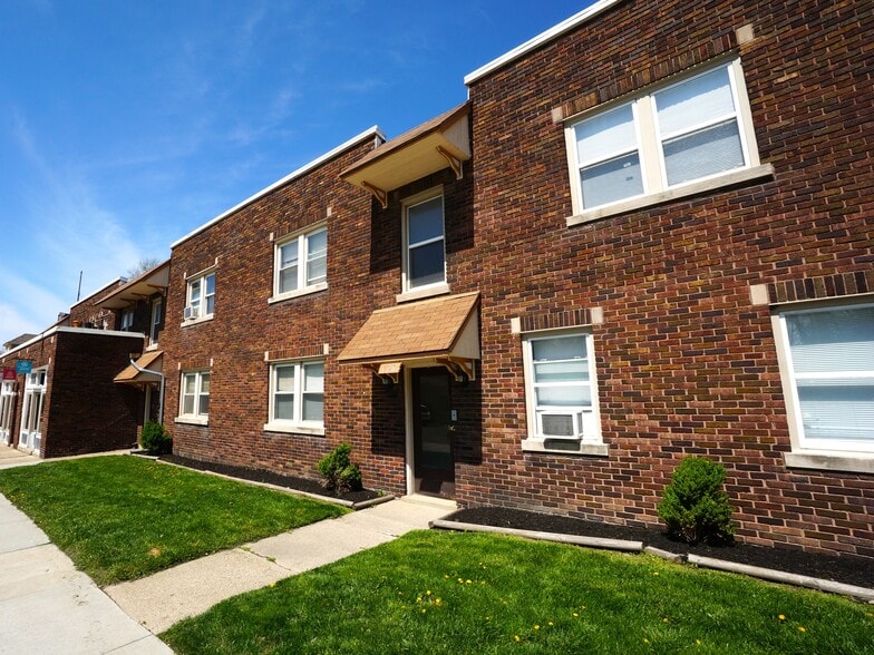 Primary Photo Of 118 Palmer St, Indianapolis Apartments For Sale