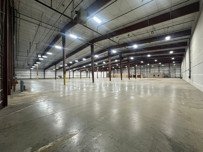 More Photos Of 5405 W Riverbend Ave, Post Falls Manufacturing For Lease
