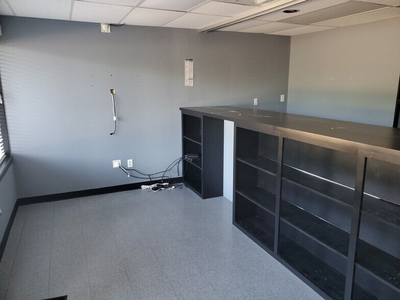 More Photos Of 6713 Broadway, Pearland Unknown For Lease