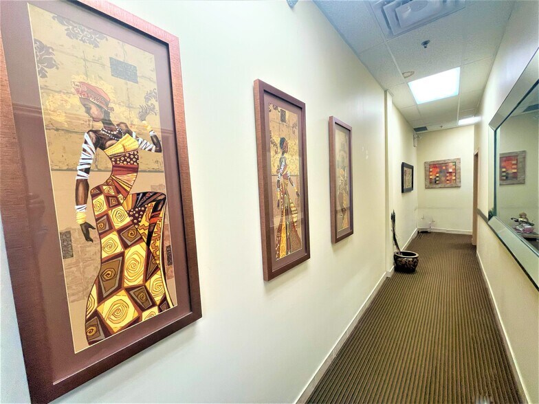 More Photos Of 2985 Drew Rd, Mississauga Office For Sale