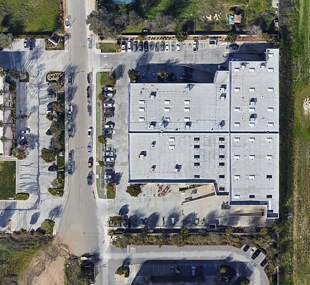 More Photos Of 36580 Penfield Ln, Winchester Light Distribution For Lease