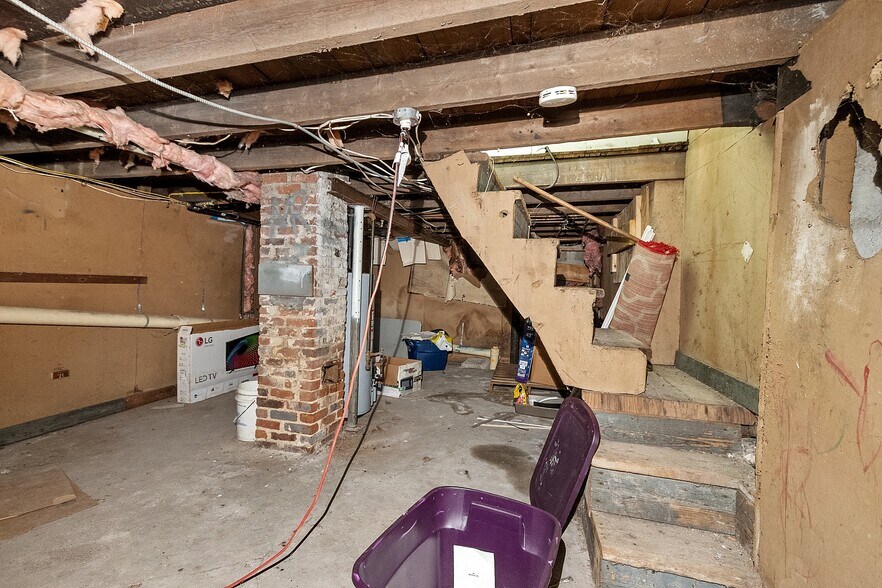 More Photos Of 13 Groton Pl, Worcester Apartments For Sale