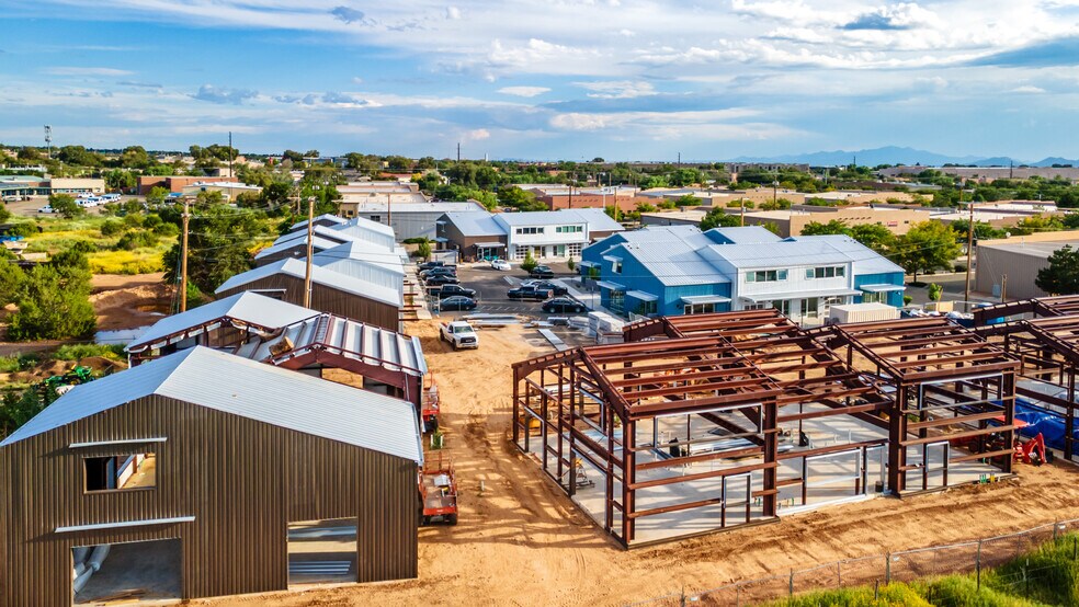 More Photos Of 1189 Parkway Dr, Santa Fe Showroom For Sale