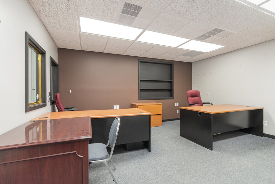 More Photos Of 200 N 13th St, Bay City Warehouse For Lease
