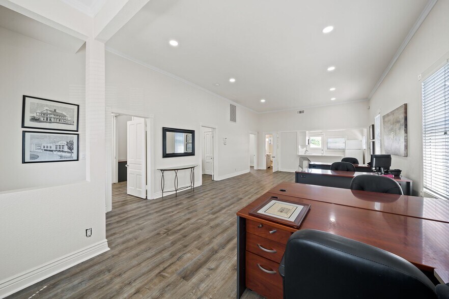 More Photos Of 8336 Brentwood Blvd, Brentwood Office Residential For Sale