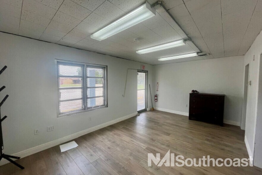 More Photos Of 907 Angle Rd, Fort Pierce Warehouse For Lease