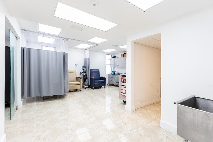 More Photos Of 811 Ponce De Leon Blvd, Coral Gables Medical For Sale