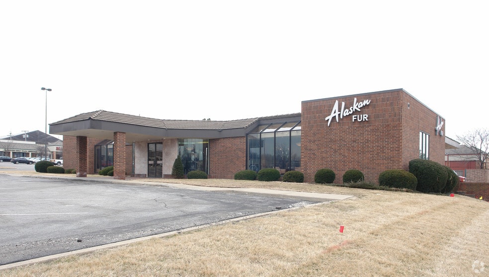 Primary Photo Of 9029 Metcalf Ave, Overland Park Freestanding For Sale