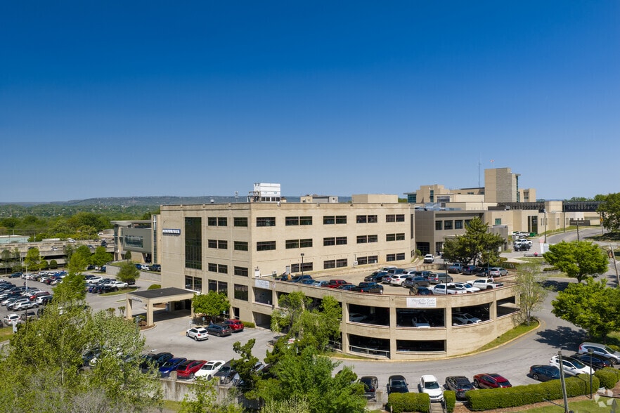More Photos Of 605 Glenwood Ave, Chattanooga Medical For Lease