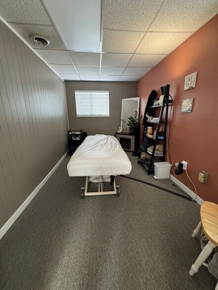 More Photos Of 1004 Brodhead Rd, Coraopolis Office For Lease
