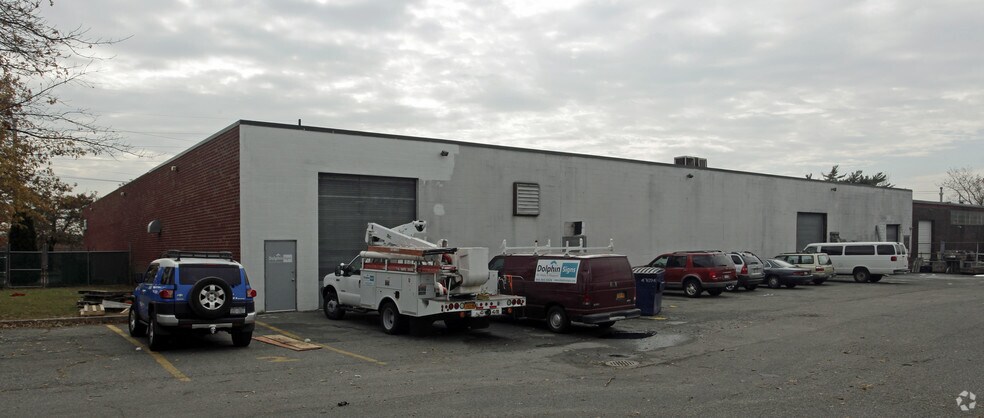 More Photos Of 45 Edison Ave, West Babylon Warehouse For Sale