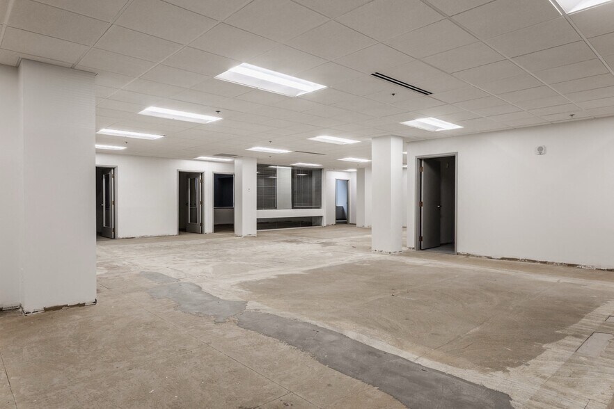 More Photos Of 36 S Pennsylvania St, Indianapolis Office For Lease