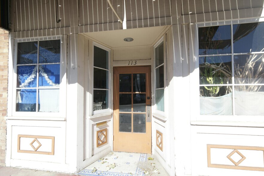 More Photos Of 111 E 5th St, Oxnard Storefront For Sale