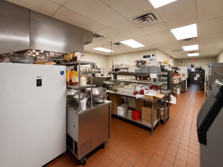 More Photos Of 9721 W Broadway St, Pearland Restaurant For Sale