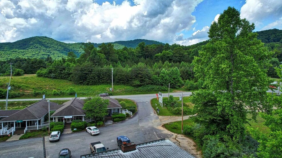 More Photos Of 3196 Highway 515 E, Blairsville Storefront For Lease