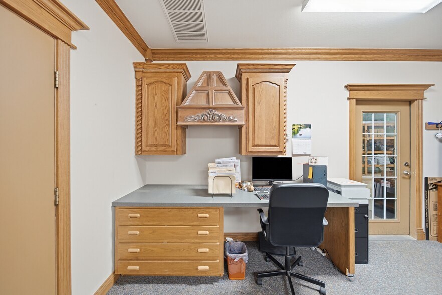 More Photos Of 514 E Will Rogers Blvd, Claremore Office For Sale