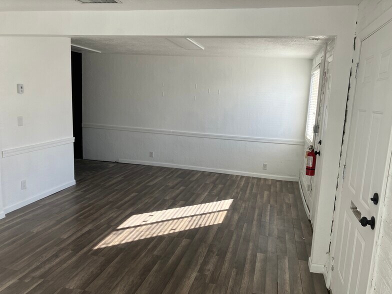 More Photos Of 5226 Commerce Dr, Salt Lake City Flex For Lease