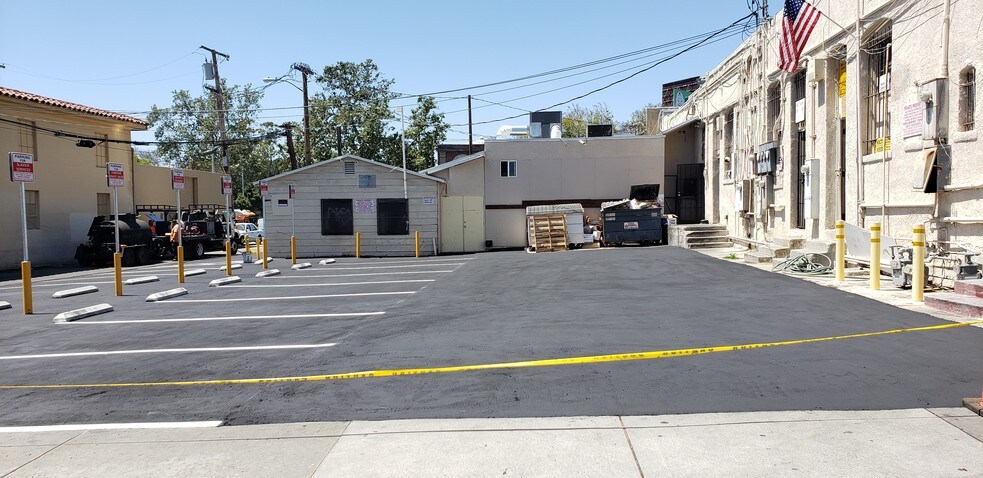 More Photos Of 7858 Santa Monica Blvd, West Hollywood Storefront For Lease