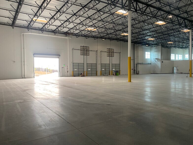 More Photos Of 980 Marlborough Ave, Riverside Warehouse For Lease