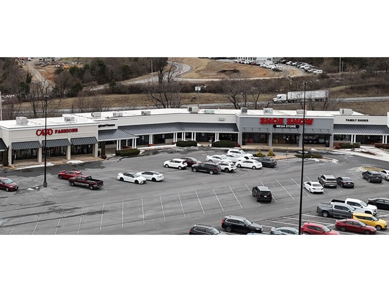 More Photos Of 308-386 Towne Center Dr, Abingdon Freestanding For Lease