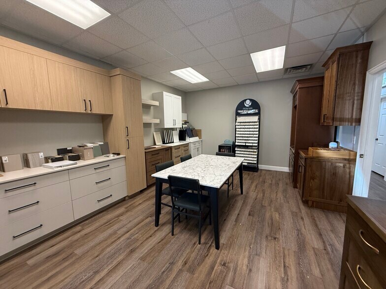 More Photos Of 1169 E 1010 N, Spanish Fork Showroom For Sale