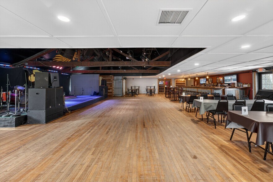 More Photos Of 1121 Route 12, Frenchtown Bar For Sale