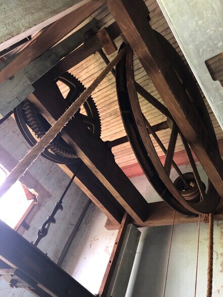 More Photos Of 6321 Commerce St, Wallis Storefront Retail Office For Lease