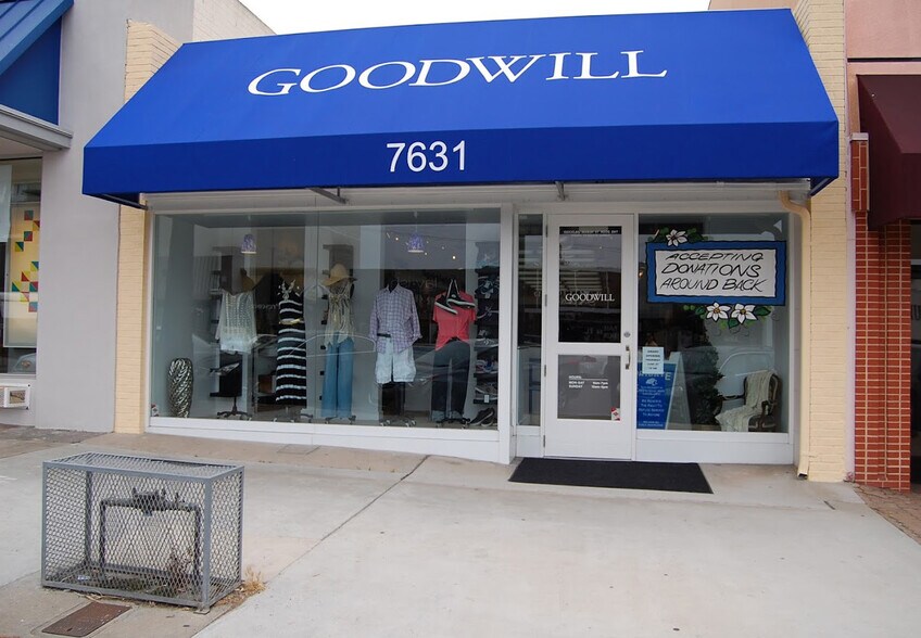 Primary Photo Of 7631 Girard Ave, La Jolla Storefront For Lease