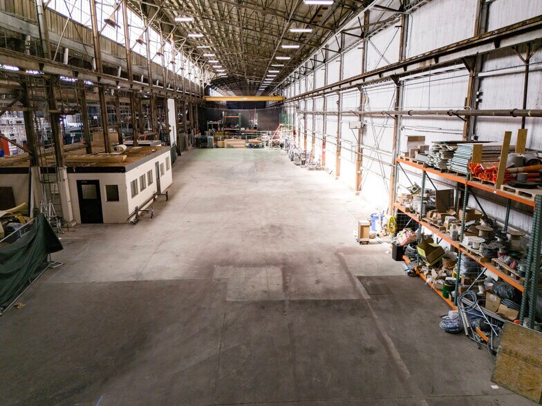 More Photos Of 1 W Barrett Ave, Richmond Warehouse For Lease