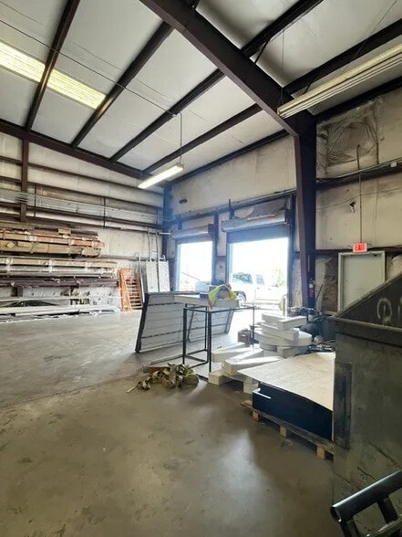 More Photos Of 995 Loma Verde Dr, El Paso Warehouse For Lease