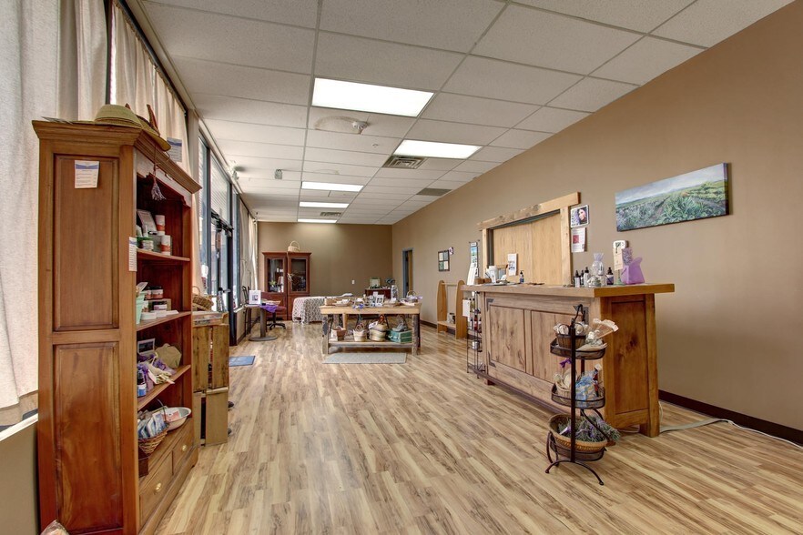 More Photos Of 340 Lashley St, Longmont General Retail For Sale