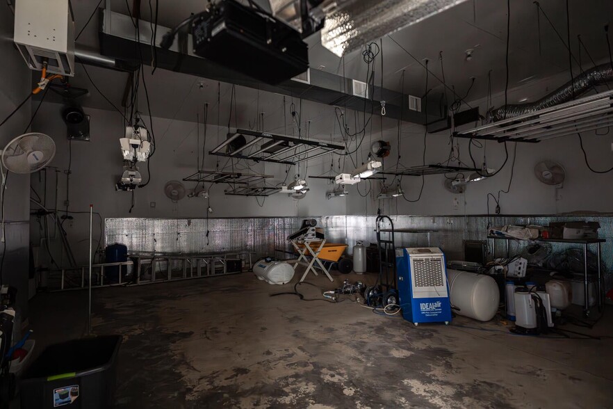 More Photos Of 2831 59th Ln, Boone Specialty For Sale