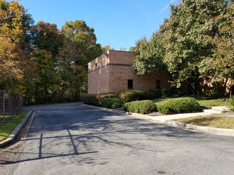 More Photos Of 8 Jay Gould Ct, Waldorf Flex For Lease