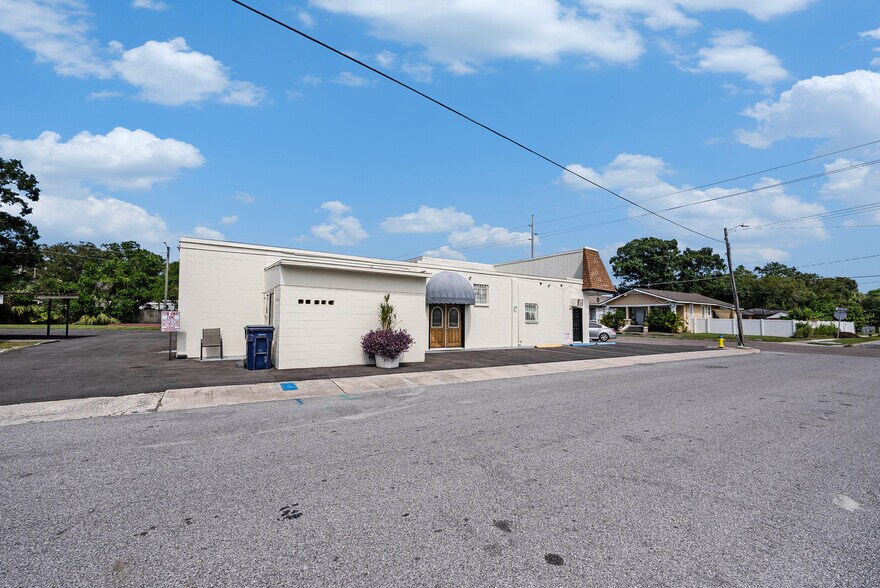 More Photos Of 3416 N 15th St, Tampa Religious Facility For Sale