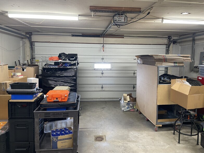 More Photos Of 1992 Mount Pleasant Rd, Greensburg Showroom For Sale