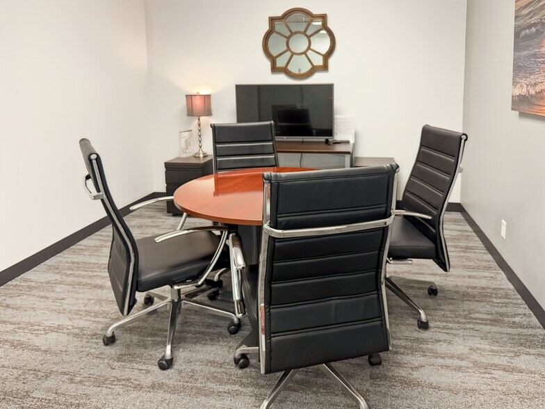 More Photos Of 1100 NW Loop 410, San Antonio Coworking Space