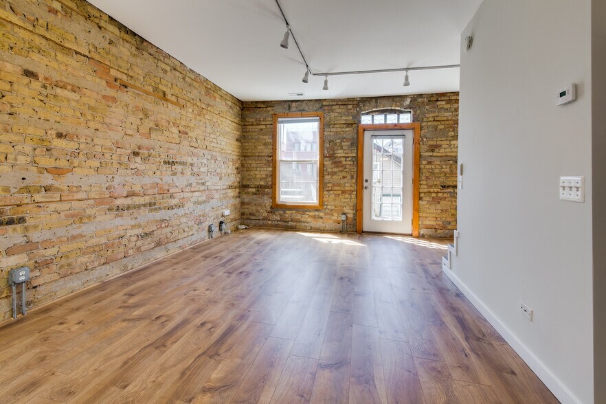 More Photos Of 1246 N Cleaver St, Chicago Apartments For Sale